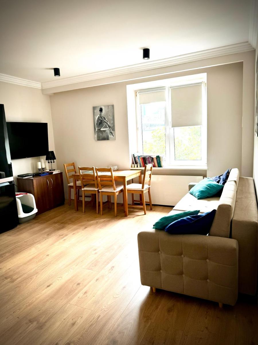 Image 4 of 43m2 Apartament Saski- Blisko Starówki i Dworca Centralnego- Elektoralna 19a