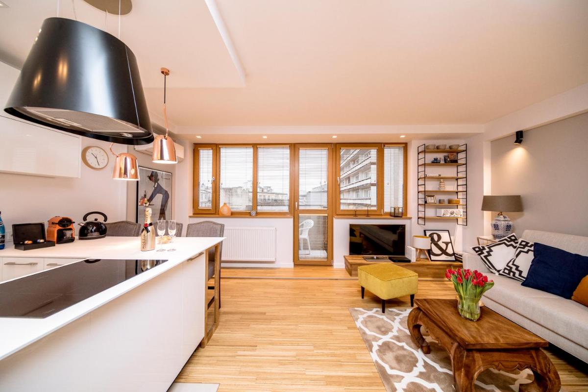 Image 6 of Golden Apartment with Air Condition by Your Freedom