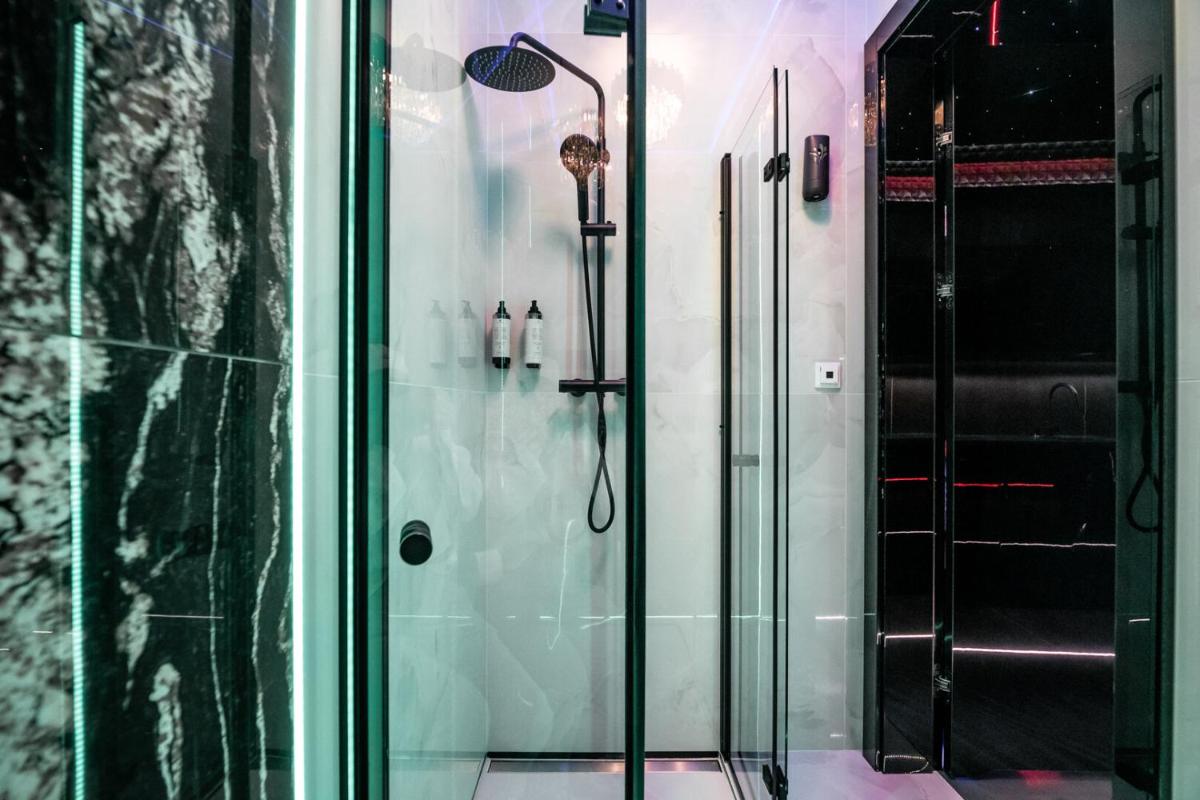 Image 2 of No Limits House – Apartament BDSM Glamour
