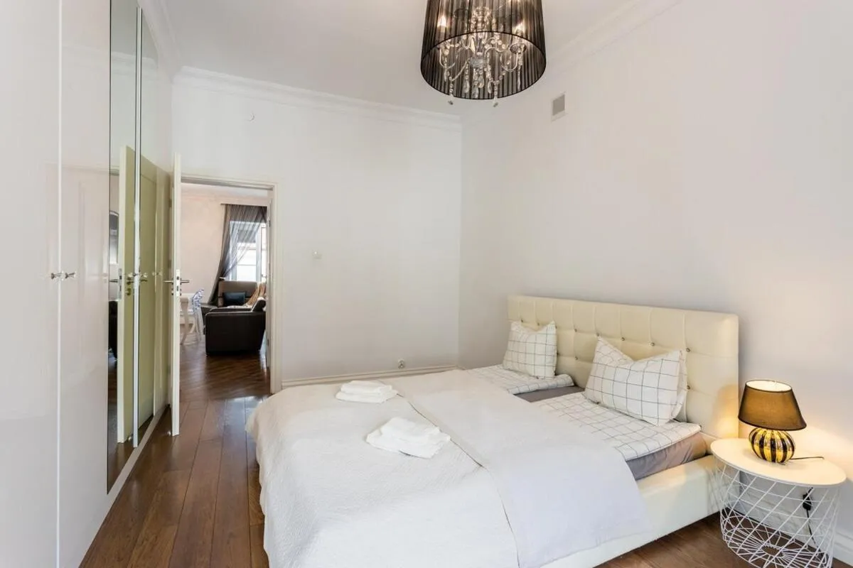Image 4 of Golden Apartments Warsaw – Stylish and Luxury Apartment – Podwale