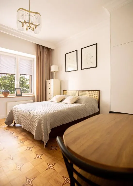 Image of KOMFORTOWY APARTAMENT W ŚCISŁYM CENTRUM WARSZAWY Comfortable apartment in the very center of Warsaw
