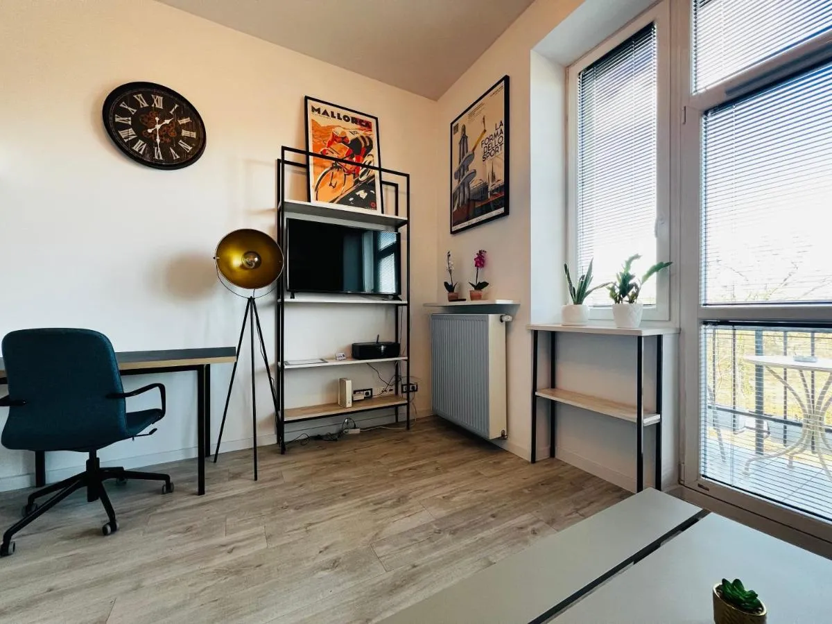 Image 4 of Łazienki Krolewskie Studio z Antresolą i widokiem