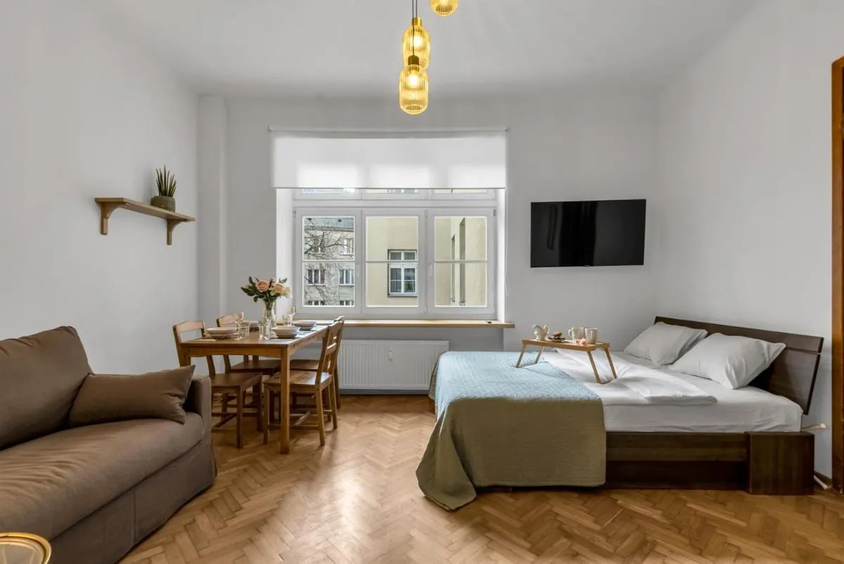 Image 4 of Mokotów Studio – Top Location, Tram&Shops nearby – by Rentujemy