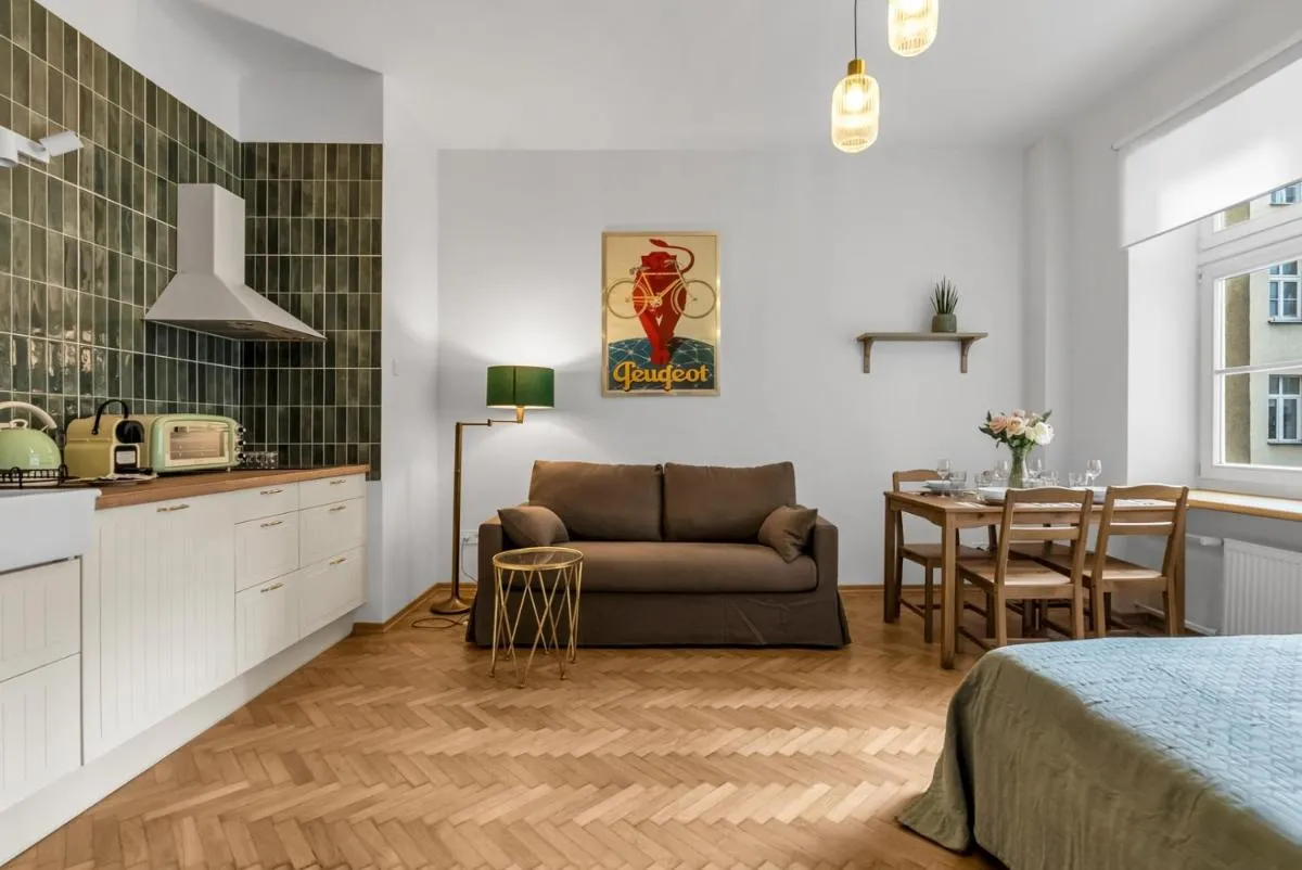 Image 3 of Mokotów Studio – Top Location, Tram&Shops nearby – by Rentujemy