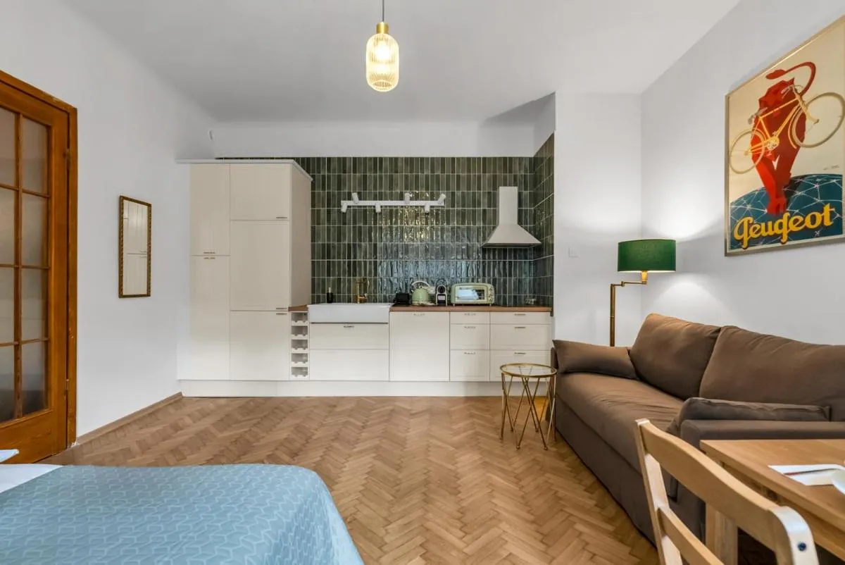 Image 6 of Mokotów Studio – Top Location, Tram&Shops nearby – by Rentujemy