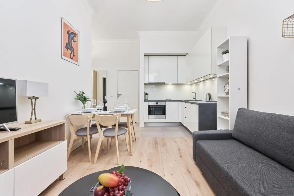 Image 2 of City Center Railway Station Apartment Piłsudskiego by Noclegi Renters