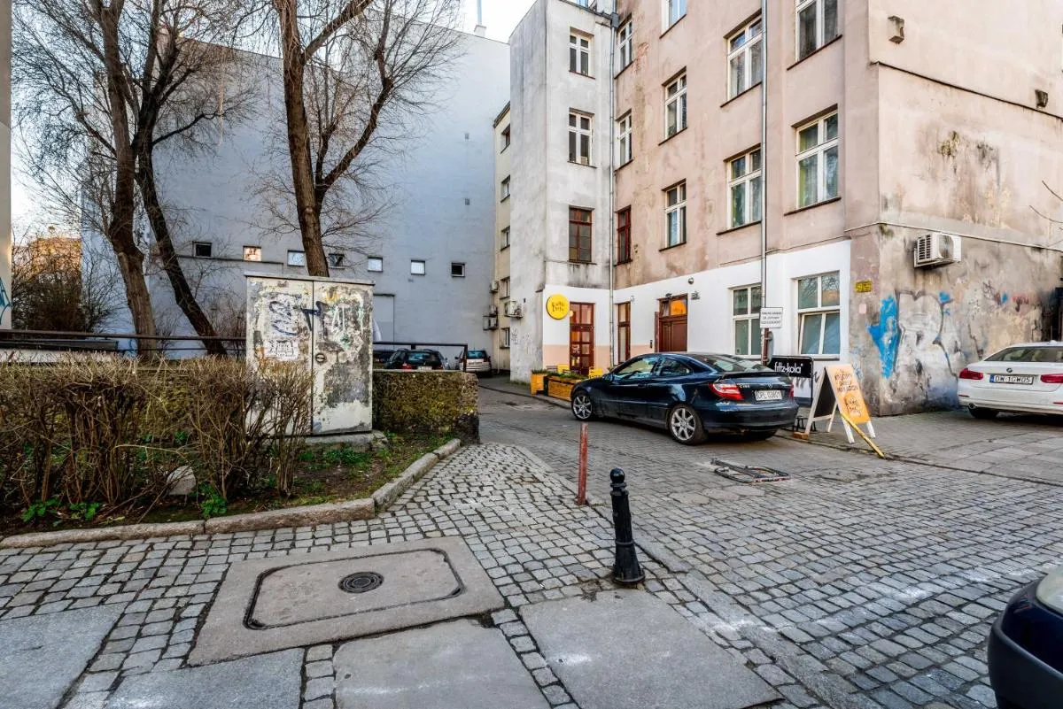 Image 4 of Hexagon Studio