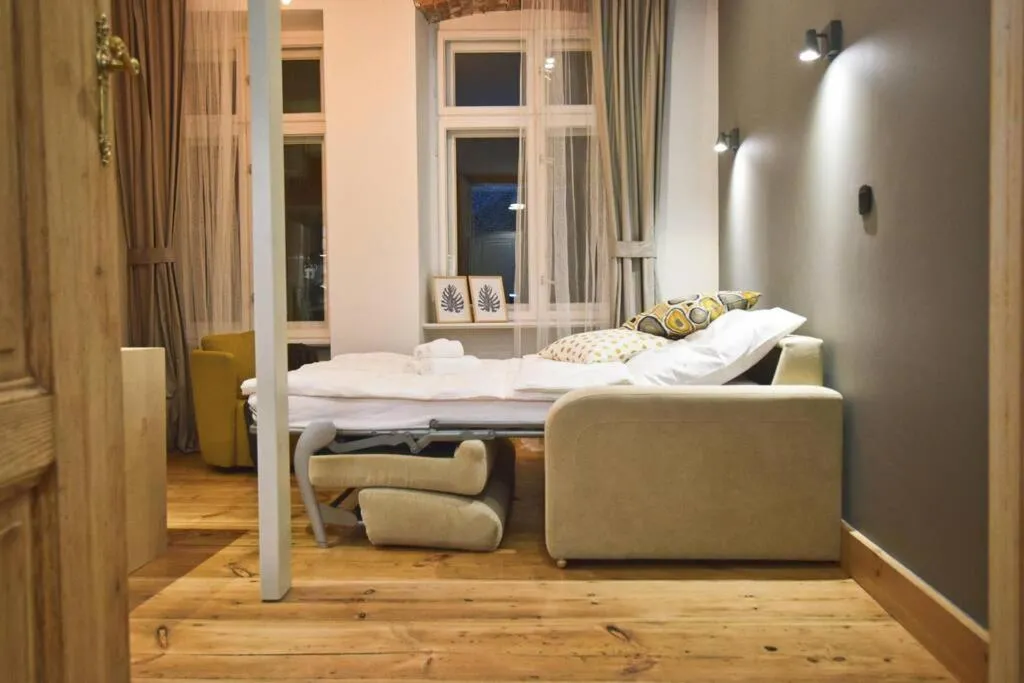 Image 1 of RYNEK Stare Miasto Apartment 4 – Klima Netflix