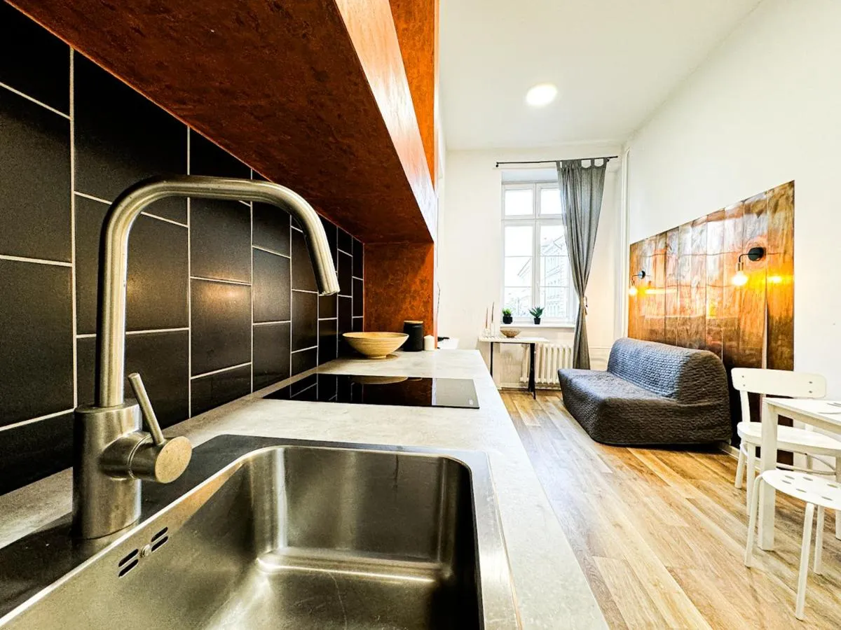 Image 2 of 1min Walk to Market Square, Beautiful Views! Stylish 1BR Kitchen