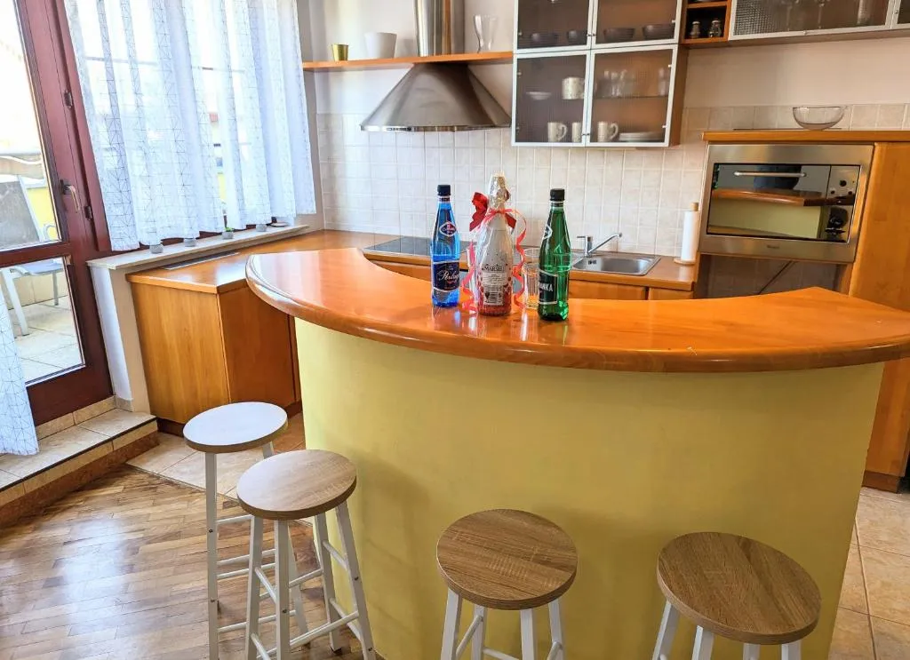 Image of 3-Bedroom Apt in Town Square