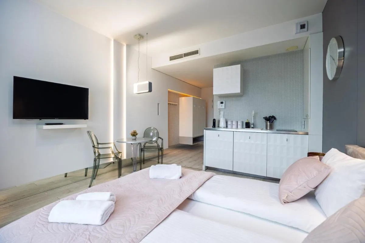 Image 4 of About Art Apartments – Ovo