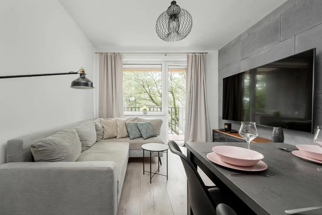 Image of Apartament Blisko Rzeki Tuż przy Porcie we Wrocławiu z Parkingiem by Noclegi Renters