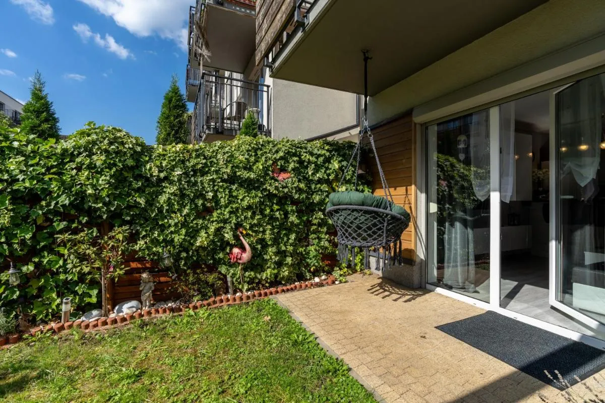 Image 3 of Apartament Konduktorska z Parkingiem i Ogródkiem – w spokojnej dzielnicy by Noclegi Renters