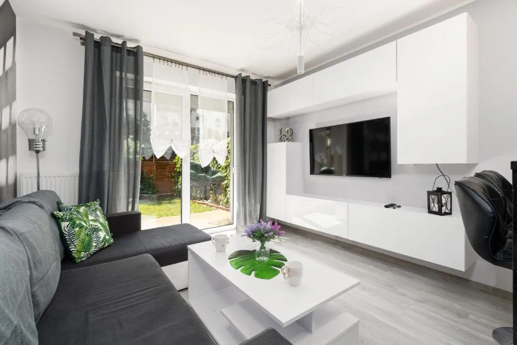 Image of Apartament Konduktorska z Parkingiem i Ogródkiem – w spokojnej dzielnicy by Noclegi Renters
