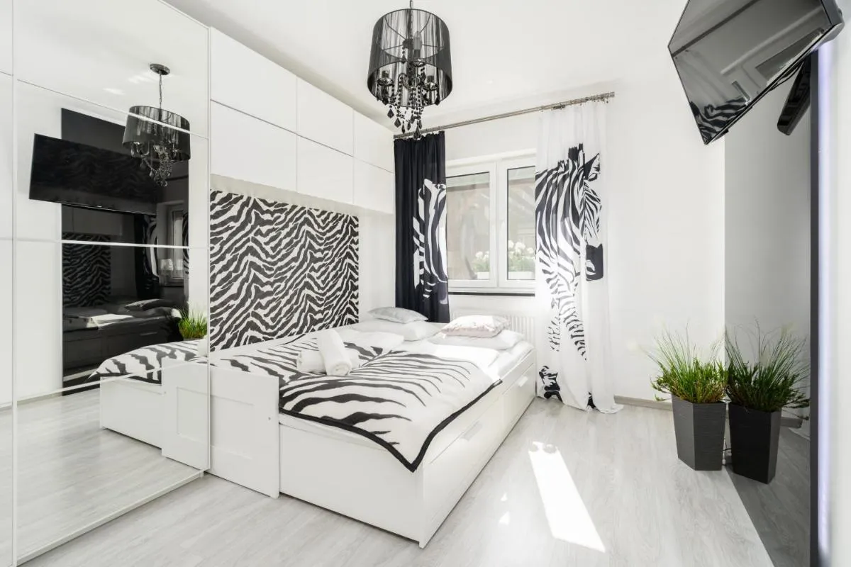 Image 1 of Apartament Konduktorska z Parkingiem i Ogródkiem – w spokojnej dzielnicy by Noclegi Renters