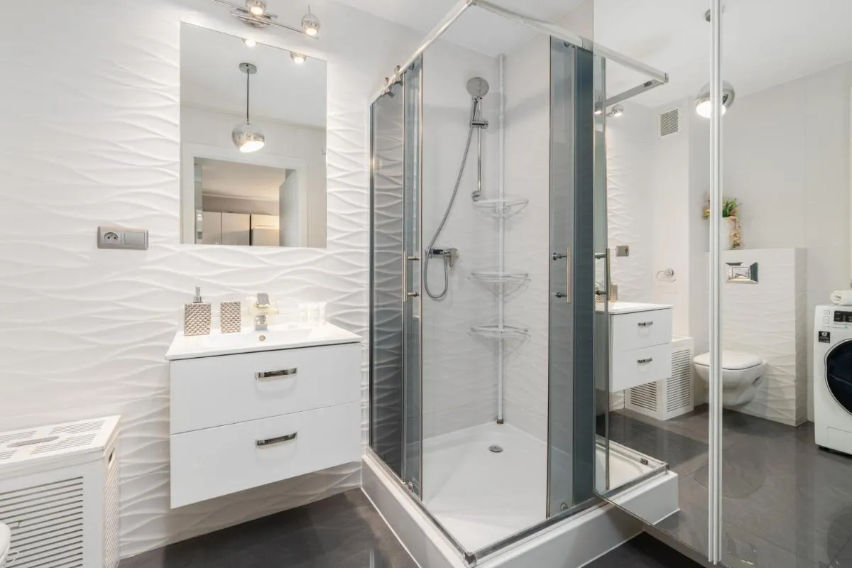 Image 5 of Apartament Konduktorska z Parkingiem i Ogródkiem – w spokojnej dzielnicy by Noclegi Renters