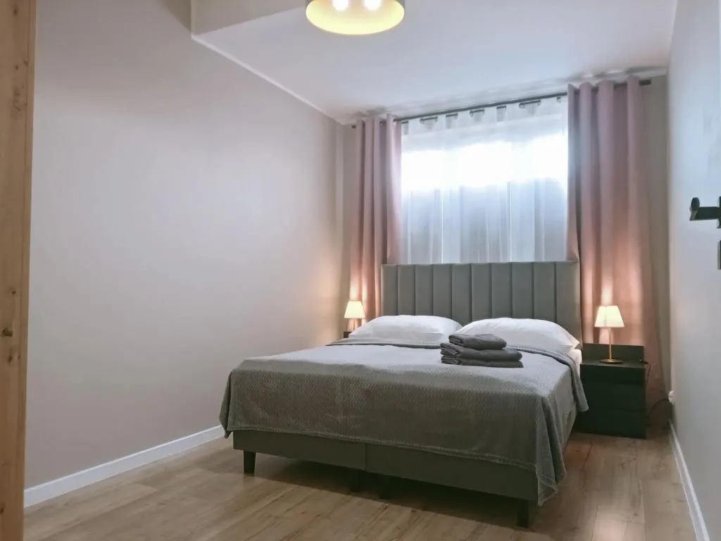 Image of Apartament z Widokiem, wygodny Apartament z sypialnią, kuchnią i salonem, 47m2, bezpłatny garaż