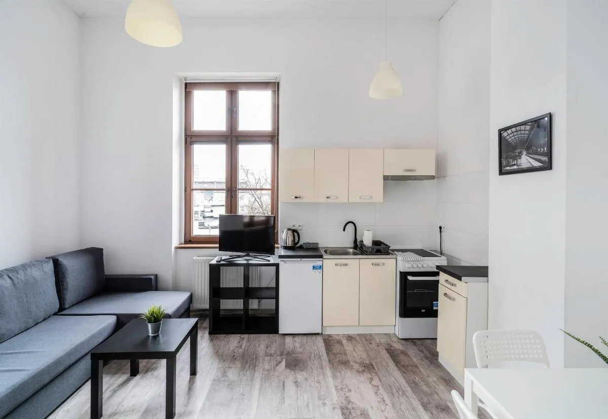 Image 4 of Apartament z osobną sypialnią w pięknej kamienicy w centrum