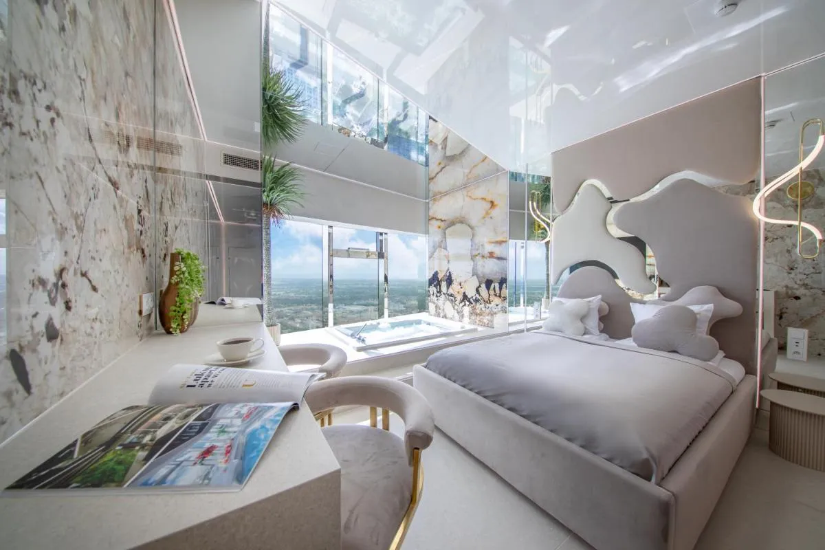 Image 5 of Apartamenty Sky Tower z Jakuzzi Przy Oknie