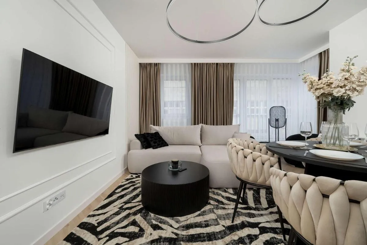 Image 5 of Apartment Near Centre of Wrocław with AC and Parking by Renters Prestige