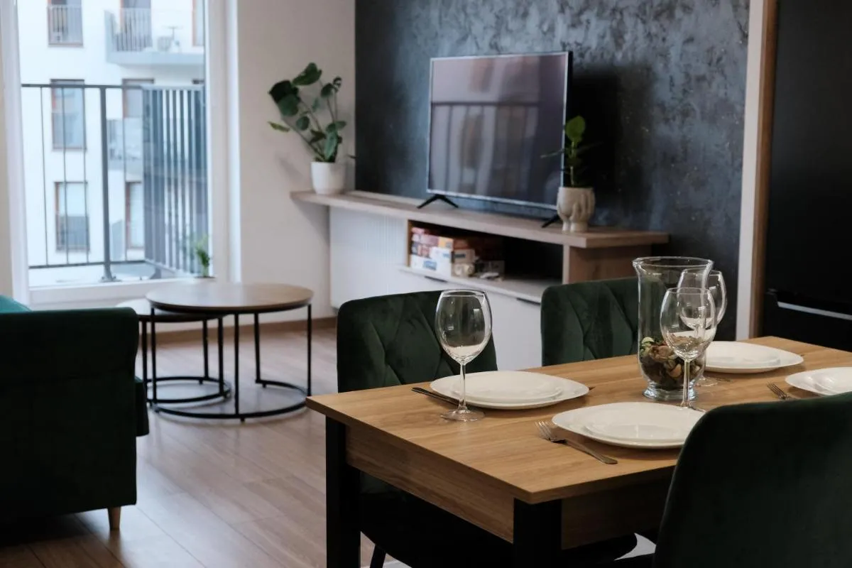 Image 3 of Apartments Space and More, Dmowskiego – 20 minut do RYNKU, Self Check-In 24H, Parking