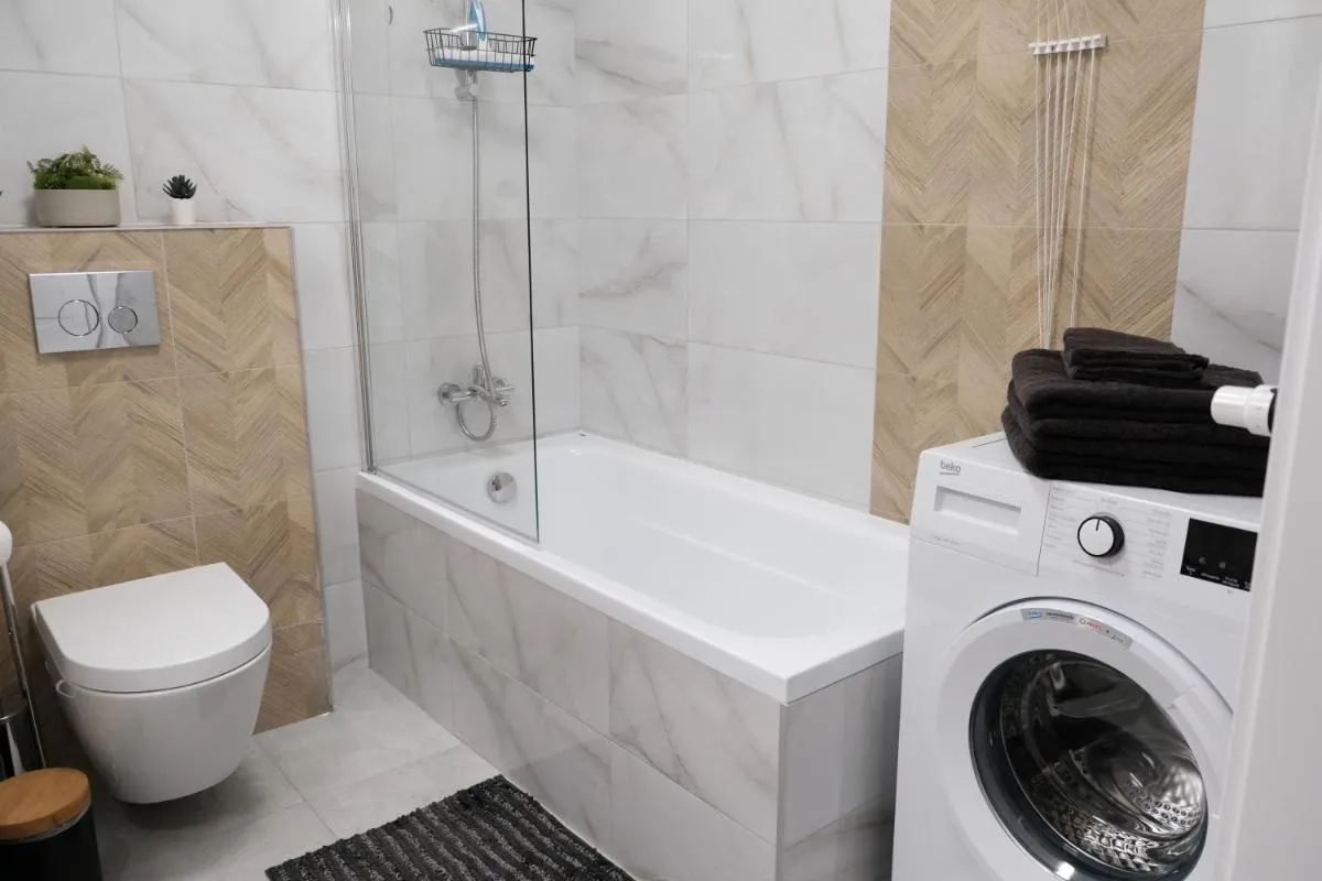 Image 2 of Apartments Space and More, Dmowskiego – 20 minut do RYNKU, Self Check-In 24H, Parking