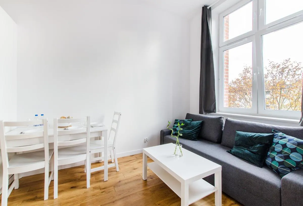 Image 2 of Beautiful Diamond Apartment – 10 min walk to Market Square!