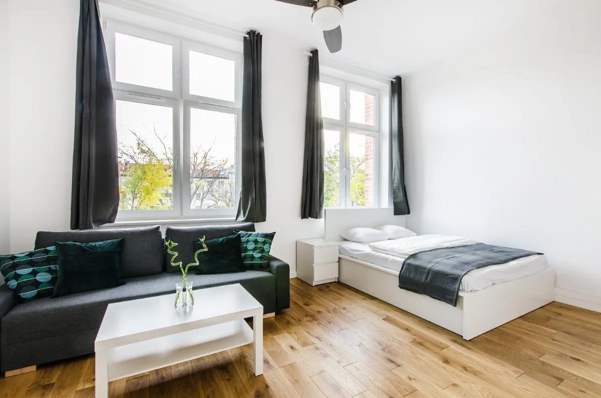 Image 5 of Beautiful Diamond Apartment – 10 min walk to Market Square!