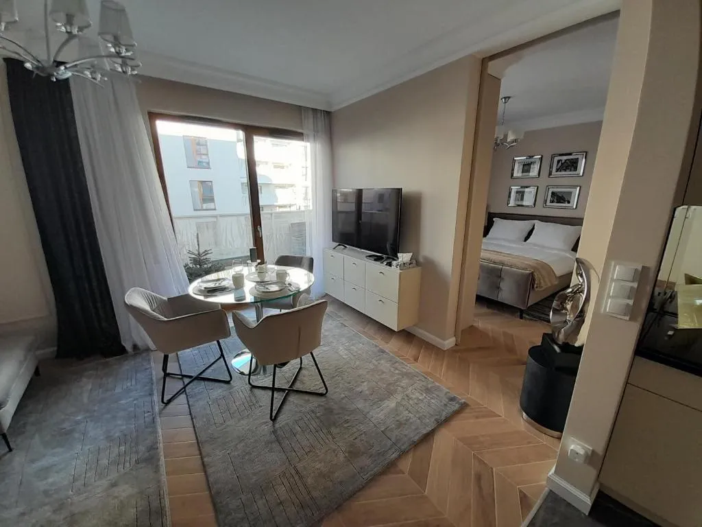 Image of Beige MOOD City Apartment