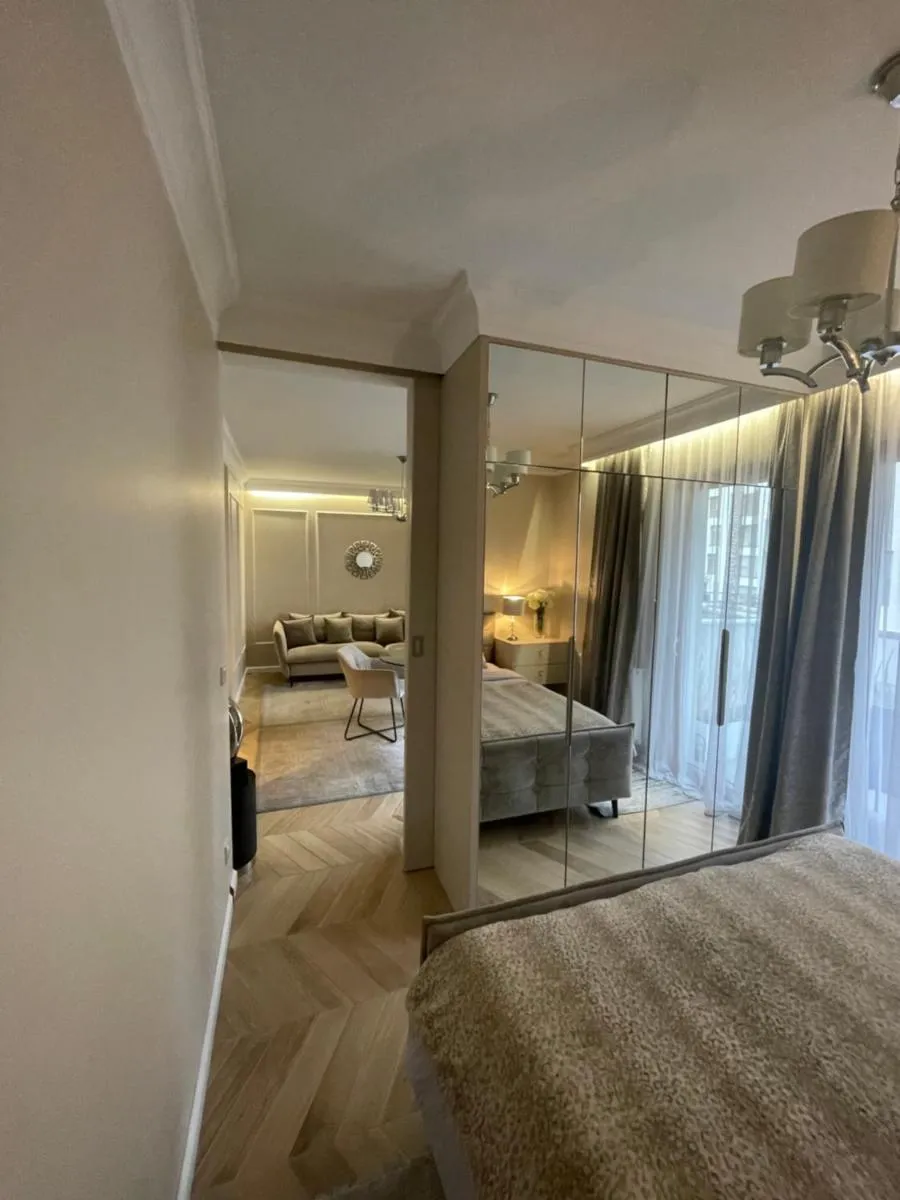 Image 1 of Beige MOOD City Apartment
