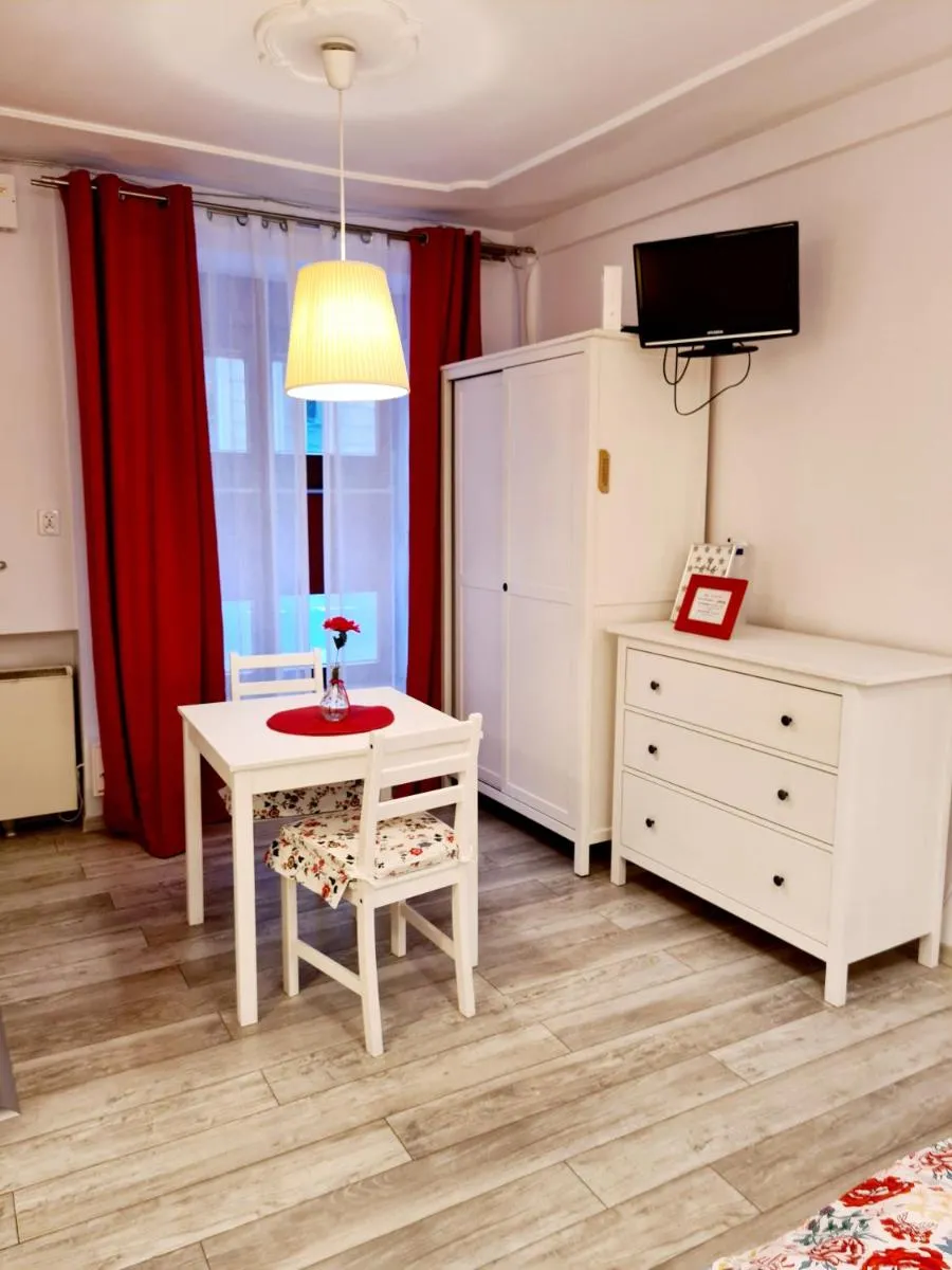 Image 4 of Best Studio