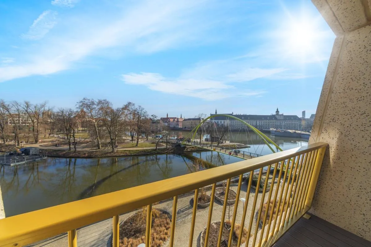 Image 2 of Boulevard Drobnera Residence – Apartamenty z widokiem na Odrę