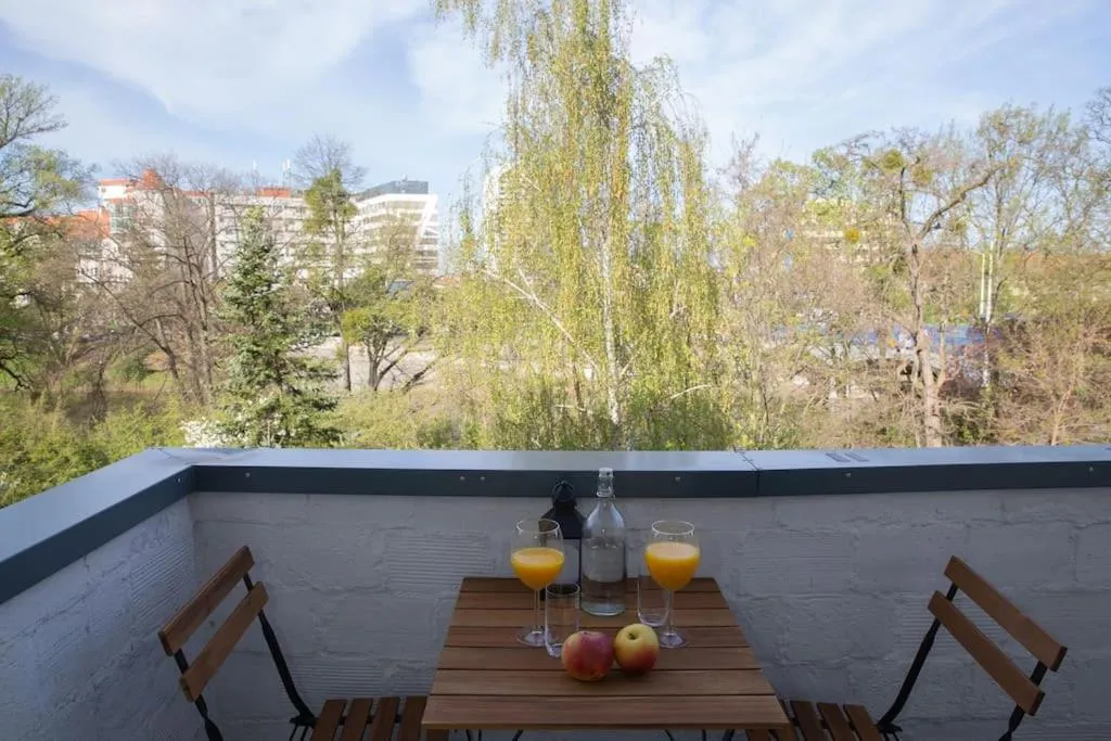 Image 5 of Bright apartment by the park & the river