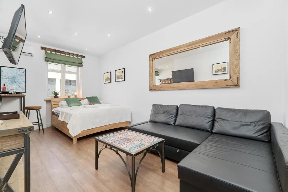 Image 2 of City Center Studio Wrocław by Noclegi Renters