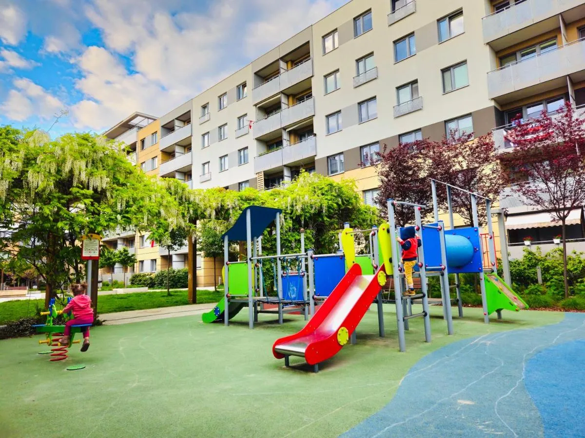 Image 2 of Comfortable Apart, Old Town, free parking, hanging bed, Wi-Fi, lift, aircon,self check-in 24h, Stare Miasto, winda, nowy budynek, garaż 0 zl, klima