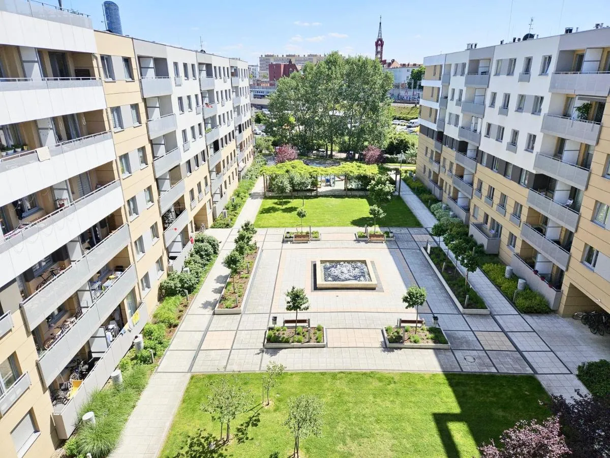 Image 5 of Comfortable Apart, Old Town, free parking, hanging bed, Wi-Fi, lift, aircon,self check-in 24h, Stare Miasto, winda, nowy budynek, garaż 0 zl, klima