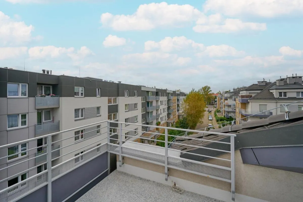 Image 4 of Comfortable & Cozy Studio with Balcony – Klimasa by Noclegi Renters