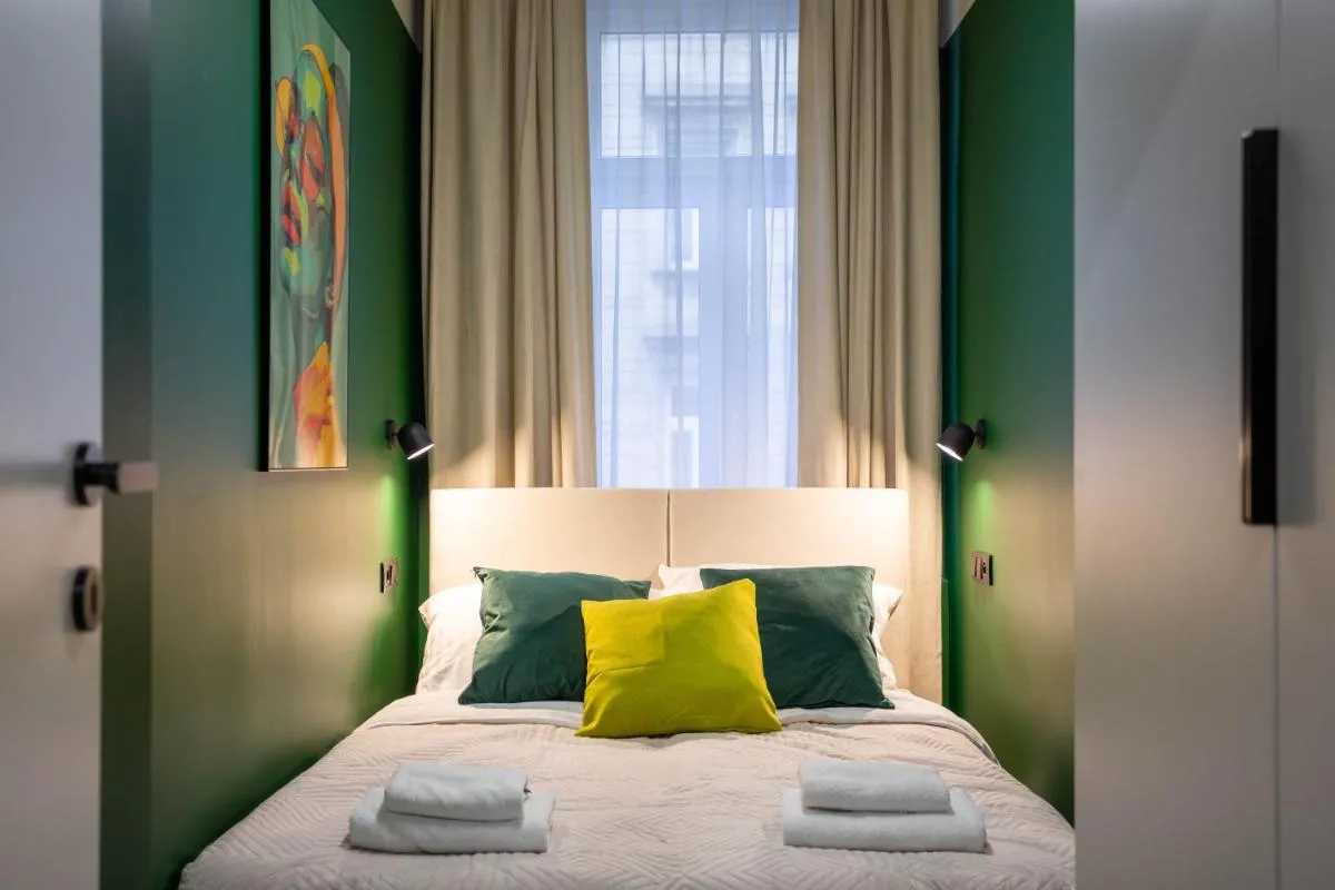 Image 5 of Comfy Modern Apart in Old Town Parking by Hoomvi