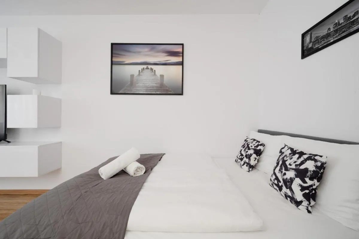 Image 2 of Comfy Studio Legnicka by Noclegi Renters