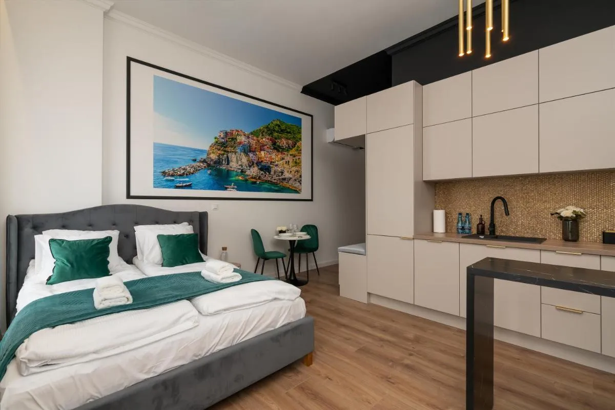 Image 2 of Dreamstaywro