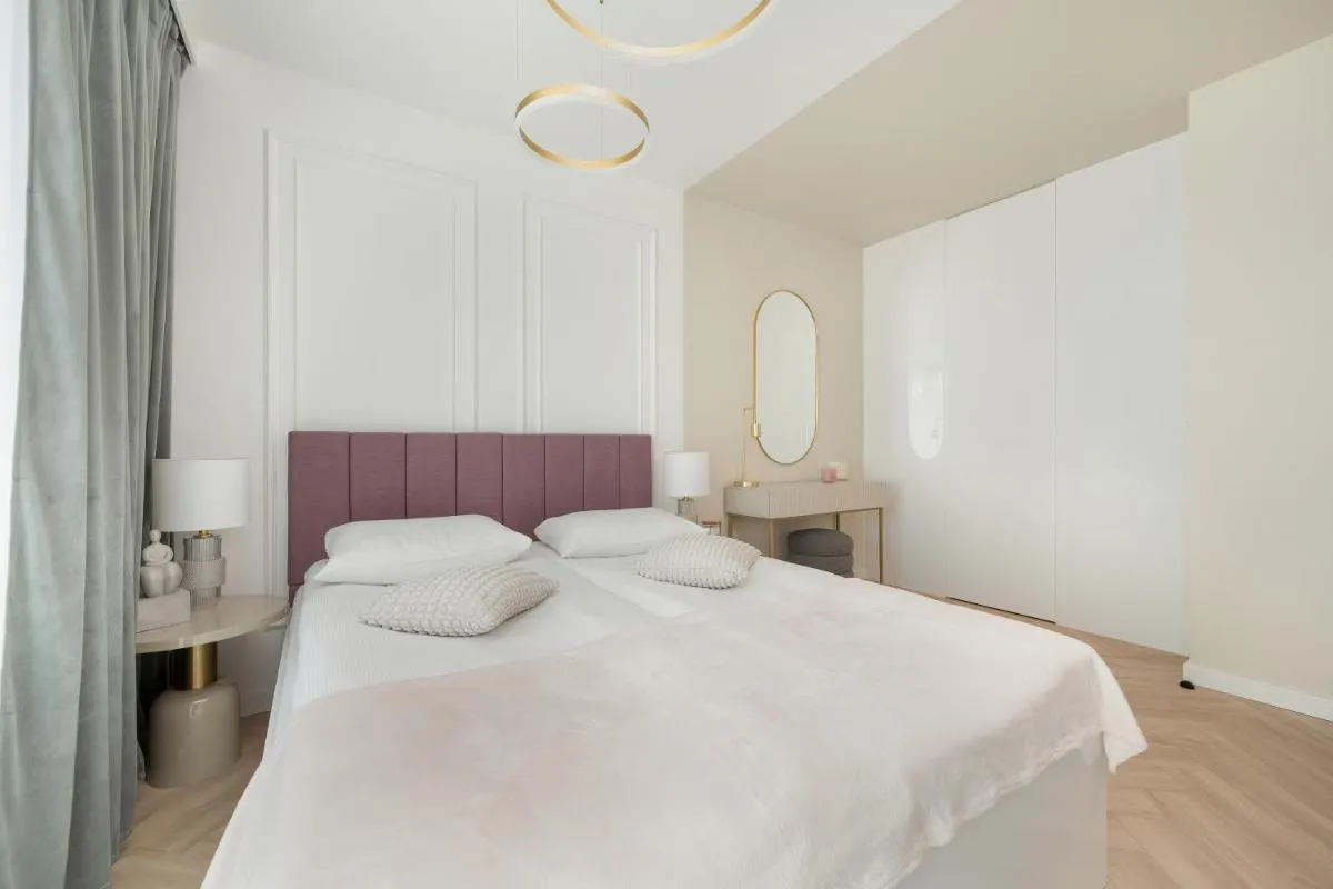 Image 5 of Elegancki Apartament z Parkingiem Blisko Starego Miasta by Noclegi Renters