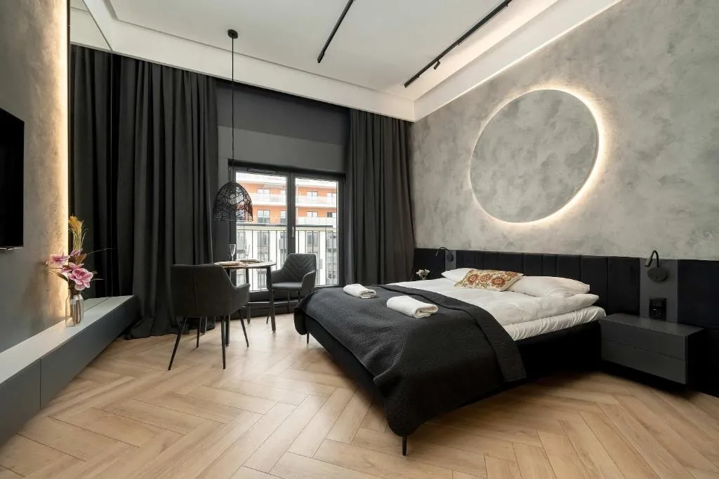 Image of Eleganckie Studio w Centrum Wrocławia by Noclegi Renters
