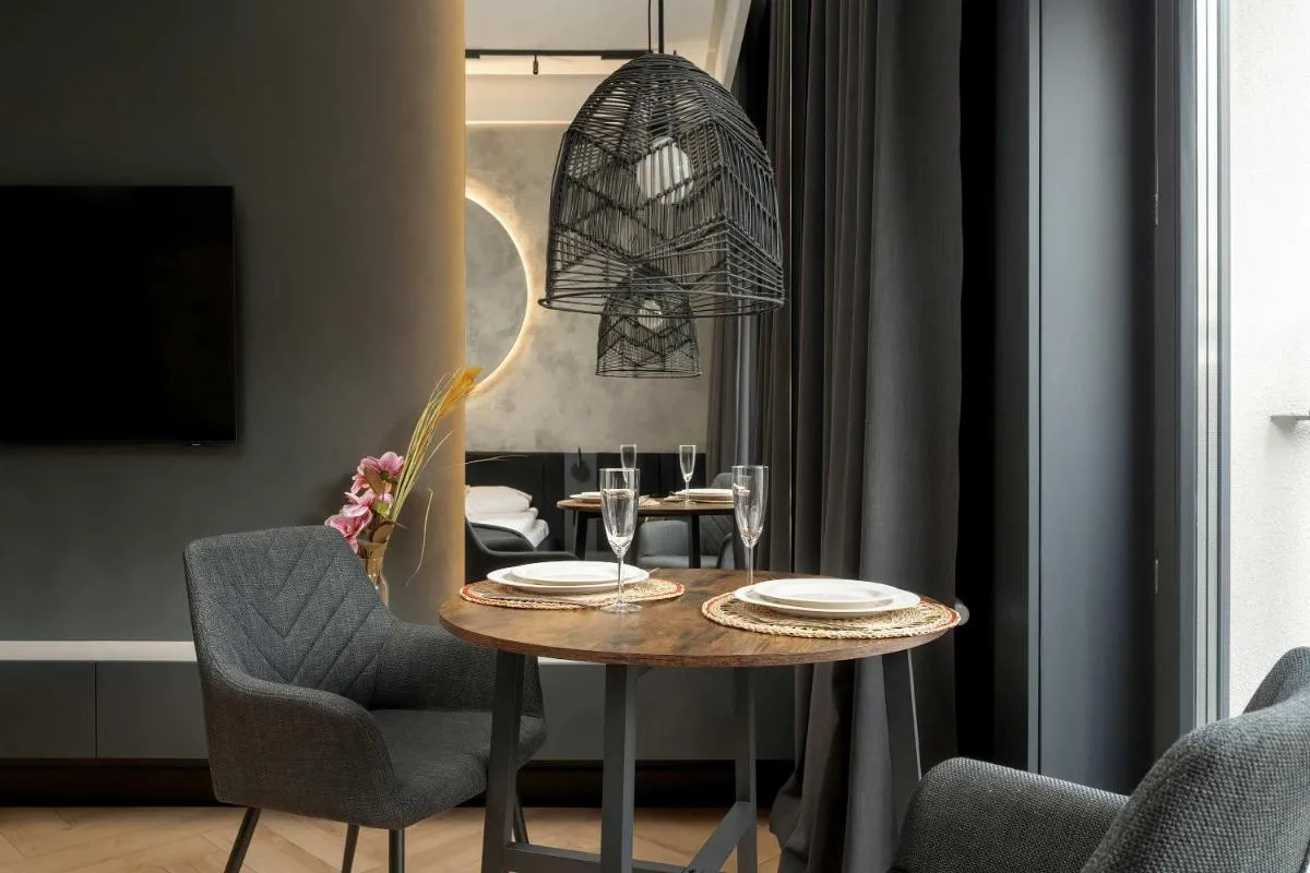 Image 1 of Eleganckie Studio w Centrum Wrocławia by Noclegi Renters