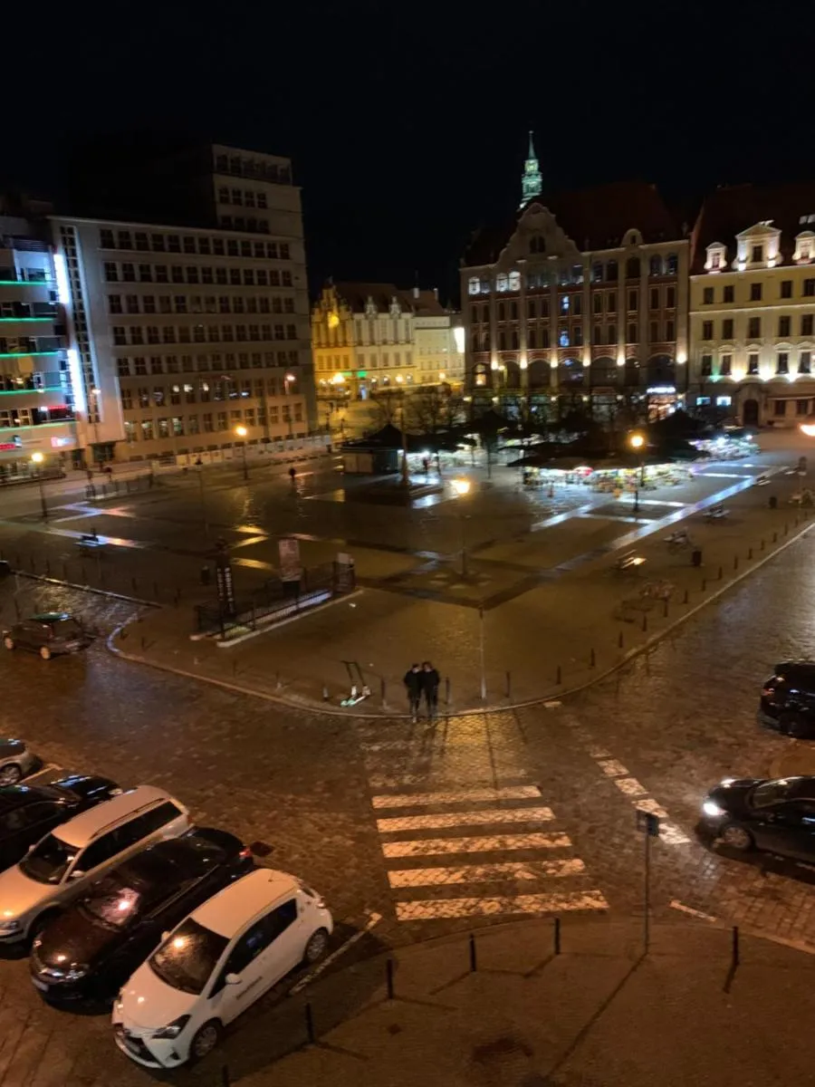 Image 2 of Elegant 2BR, Amazing Old Town Views, Plac Solny Walk to Rynek! Amenities