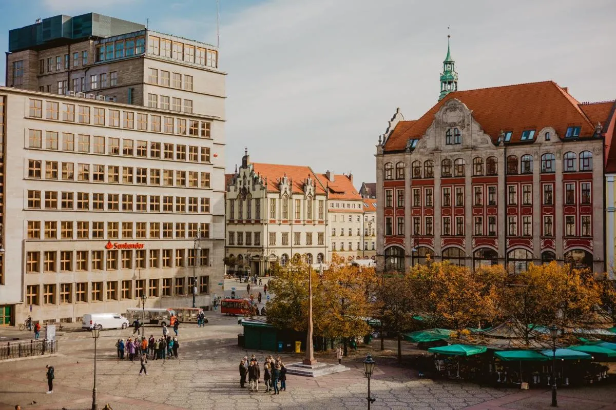 Image 1 of Elegant 2BR, Amazing Old Town Views, Plac Solny Walk to Rynek! Amenities