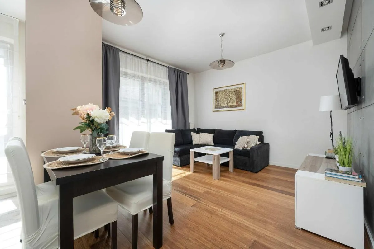 Image 3 of Elegant Apartment Ślężna in Wrocław with Parking by Noclegi Renters
