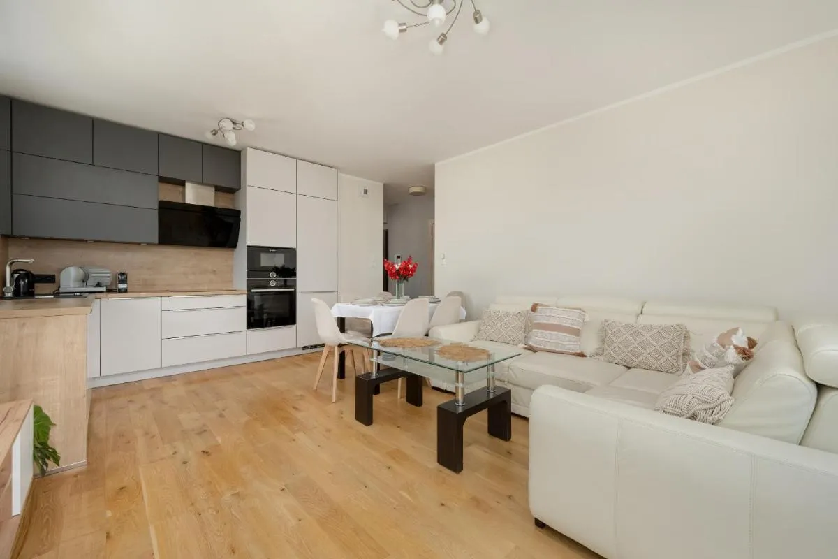 Image 1 of Exceptional Apartment with Parking for 6 Guests by Noclegi Renters