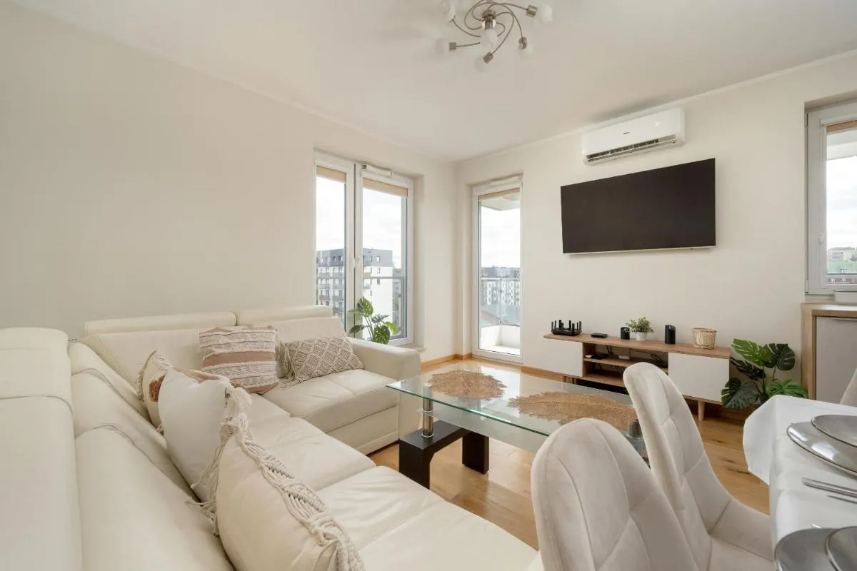 Image 4 of Exceptional Apartment with Parking for 6 Guests by Noclegi Renters