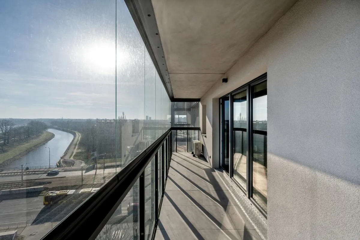 Image 1 of Exclusive River View Apartment with Balcony & FREE GARAGE by Renters Prestige
