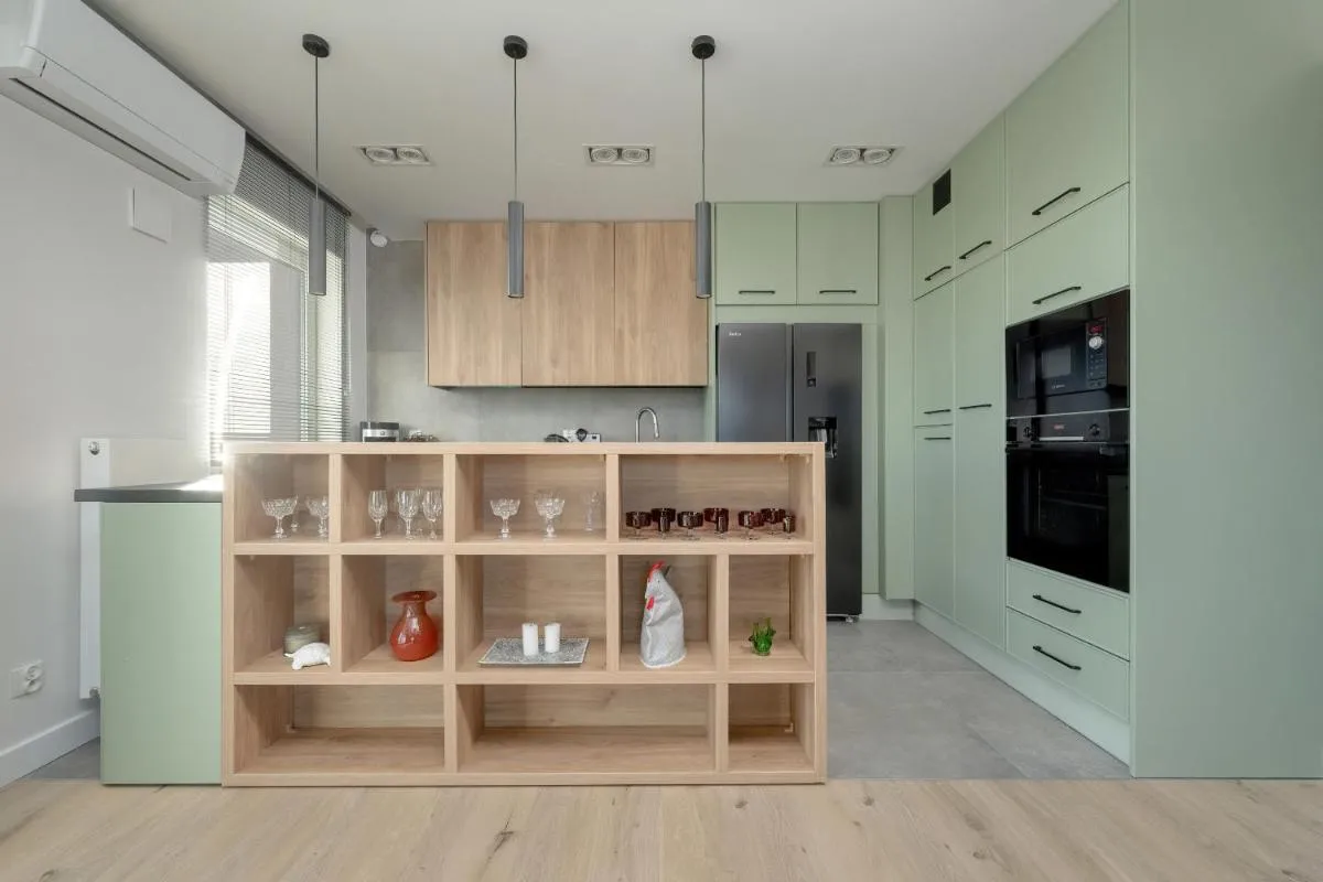 Image 3 of Exclusive River View Apartment with Balcony & FREE GARAGE by Renters Prestige